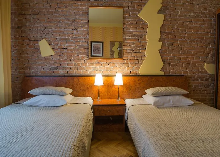 Finger Guest Nocleg ze śniadaniem 4*