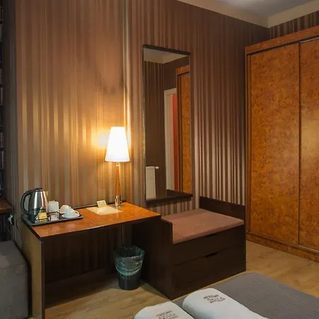 Finger Guest كراكوفيا